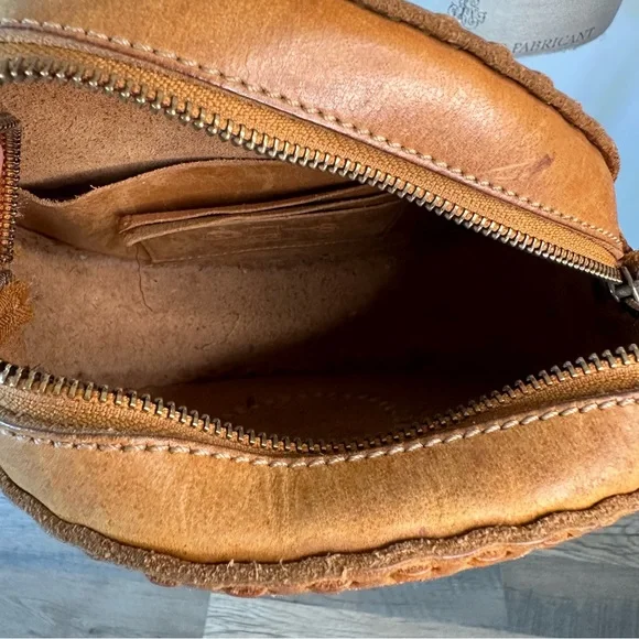 R.P.S Small Leather Circle Round Crossbody Purse - Picture 12 of 15